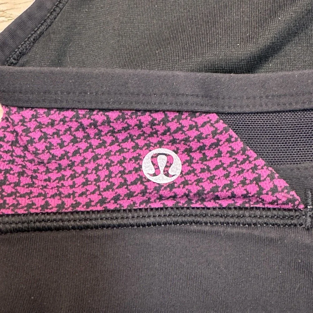 Lululemon Rise and Run Sports Bra Magenta‎ and Black Houndstooth Size 8